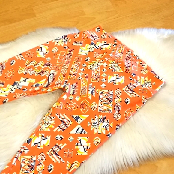 LulaRoe  Printed Leggings- T&C-#1560+ - Picture 4 of 10